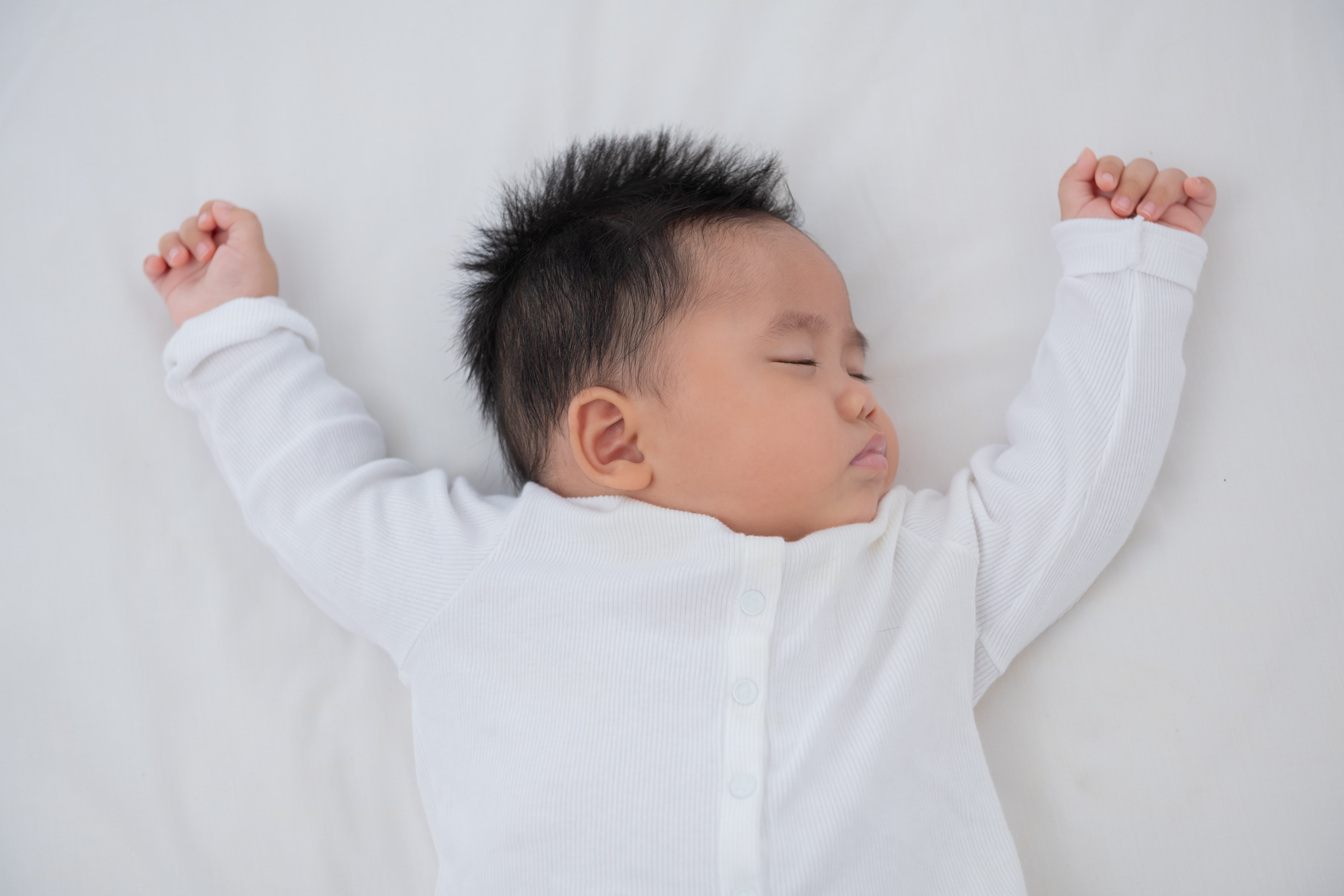 tanda bayi kelelahan, bayi susah tidur, cara atasi bayi rewel, pola tidur bayi, bayi sulit tidur, Bunda, si Kecil
